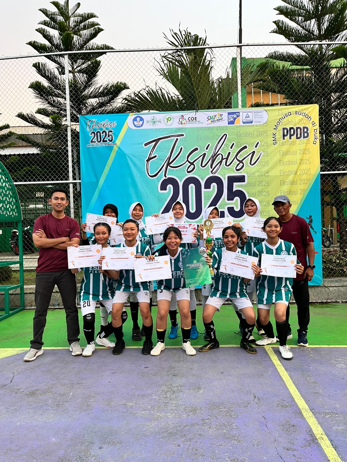 Tim Futsal Putri SMP Negeri 2 Pekuncen: Juara 2 LIGA MANUSA 2025